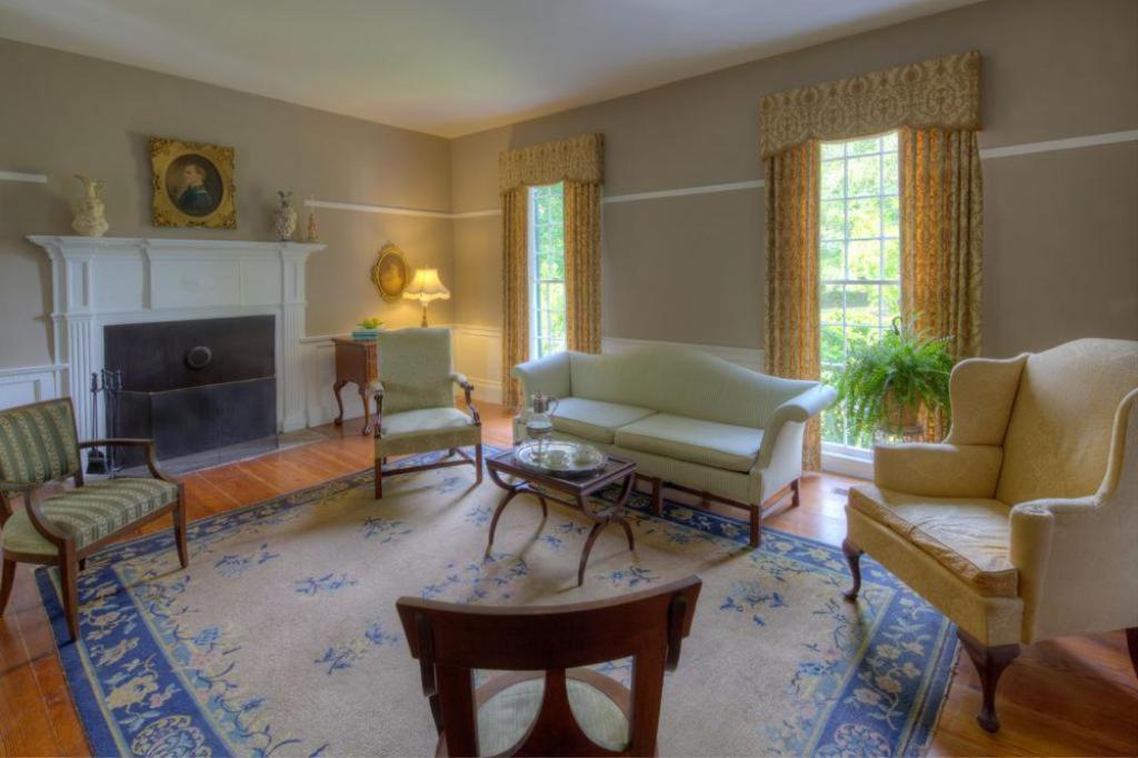 Oak Grove Bed And Breakfast South Boston Exterior photo